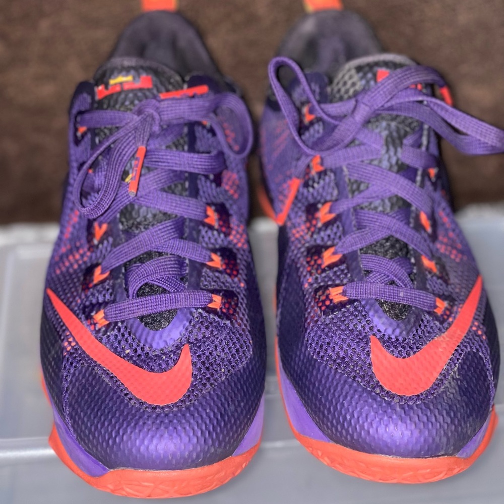 Nike - Labron James purple and orange Xii low court size 7Y